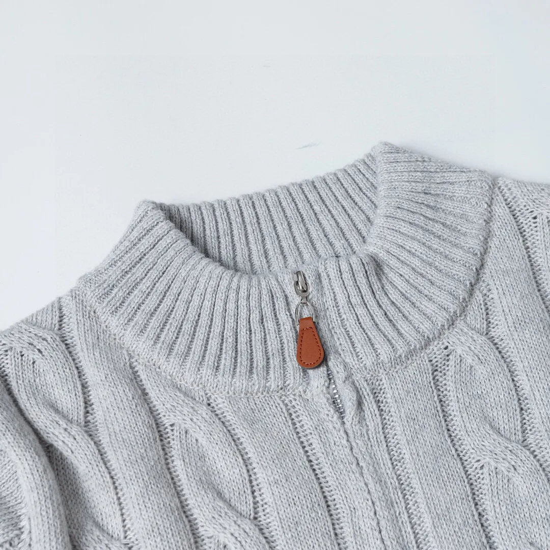 P194 Style number: 603 -Ralph Lauren 24ssRL half-zip long-sleeved sweater with classic war horse logo embroidery on the chest, pullover jacket -The item is made of dyed and spun yarn, purchased from the original version. A full set of customized accessories. Details determine success. A major autumn and winter new style. The item weighs more than 800 grams. It is soft and delicate and does not tie the body. The upper body effect is very nice and has a loose fit. -Color: black, white, gray -Size: S/M/L/XL/2XL
